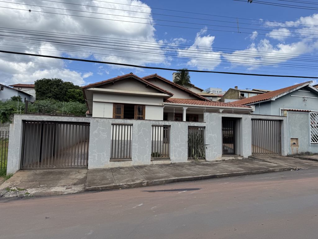 Casa Av. Tabelião João Lopes – Centro